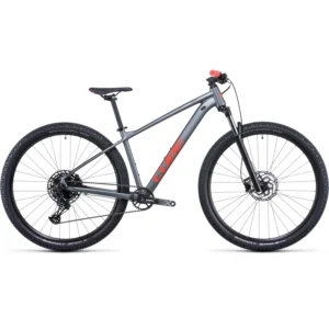 Bicicleta MTB Cube Analog Graphito FlashGrey Red sobre fondo blanco